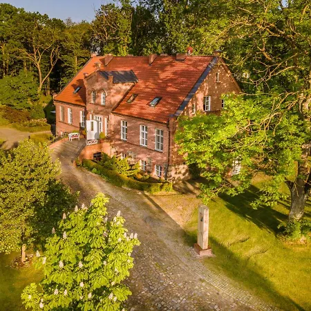 Gutshof * Falkenhagen (Mecklenburg-Vorpommern)